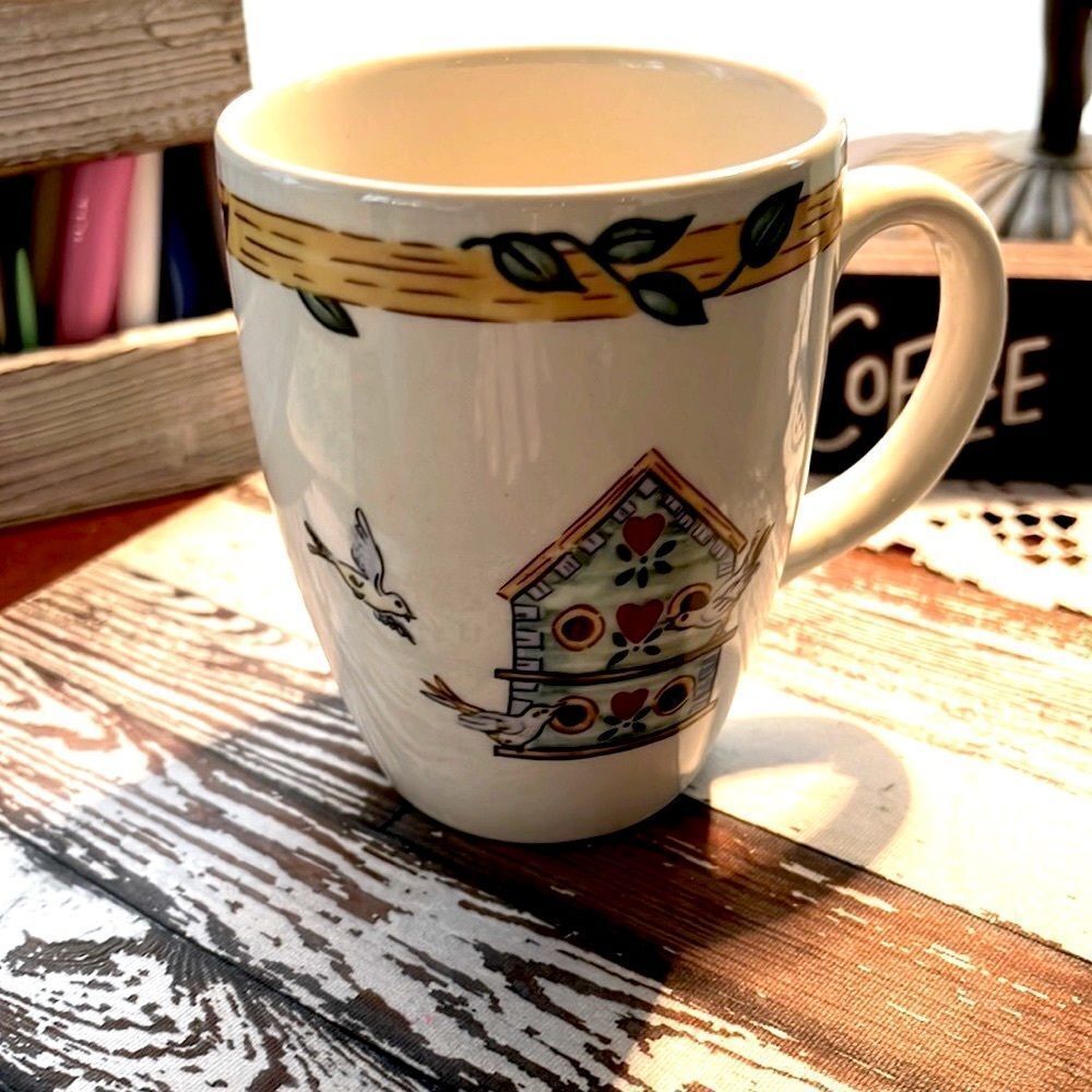 THOMSON POTTERY BIRDHOUSE COFFEE MUG